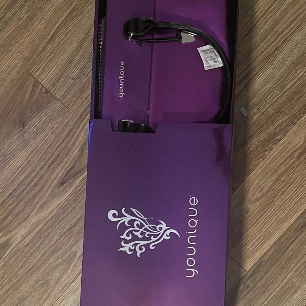 Younique purse 💜👜